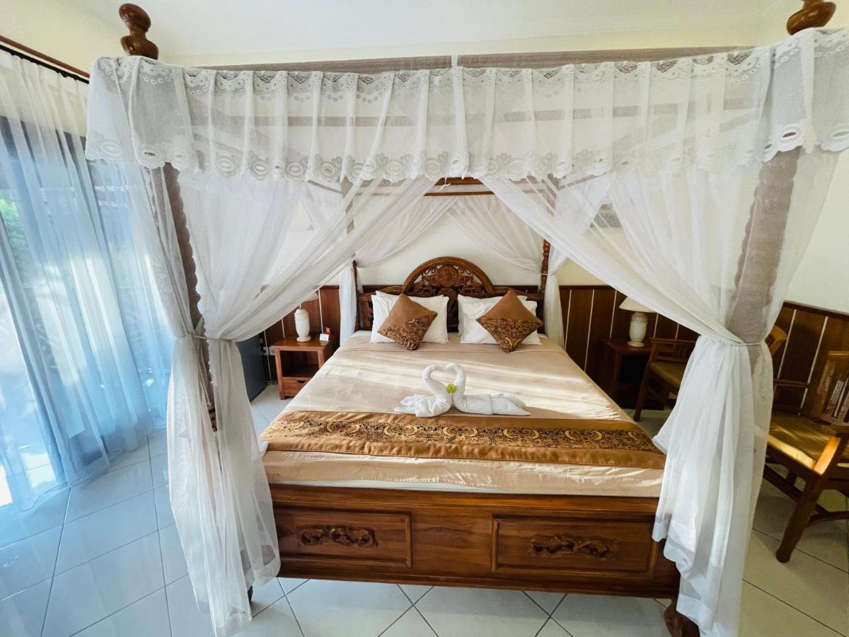 Hotel Mutiara Bali à Candidasa Extérieur photo